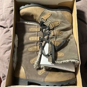 Sorel Emilie Lace Major Black Women’s Size 10 Boot nearly new with box